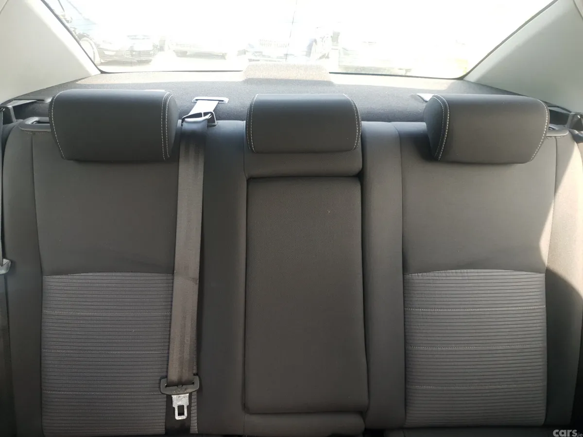 Toyota Avensis Saloon, Diesel, 2017, Grey