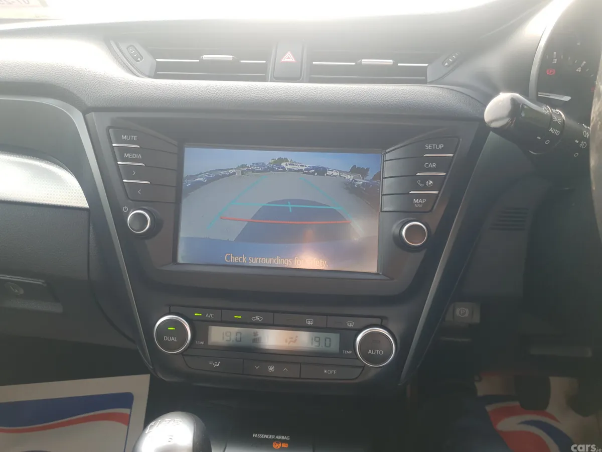 Toyota Avensis Saloon, Diesel, 2017, Grey