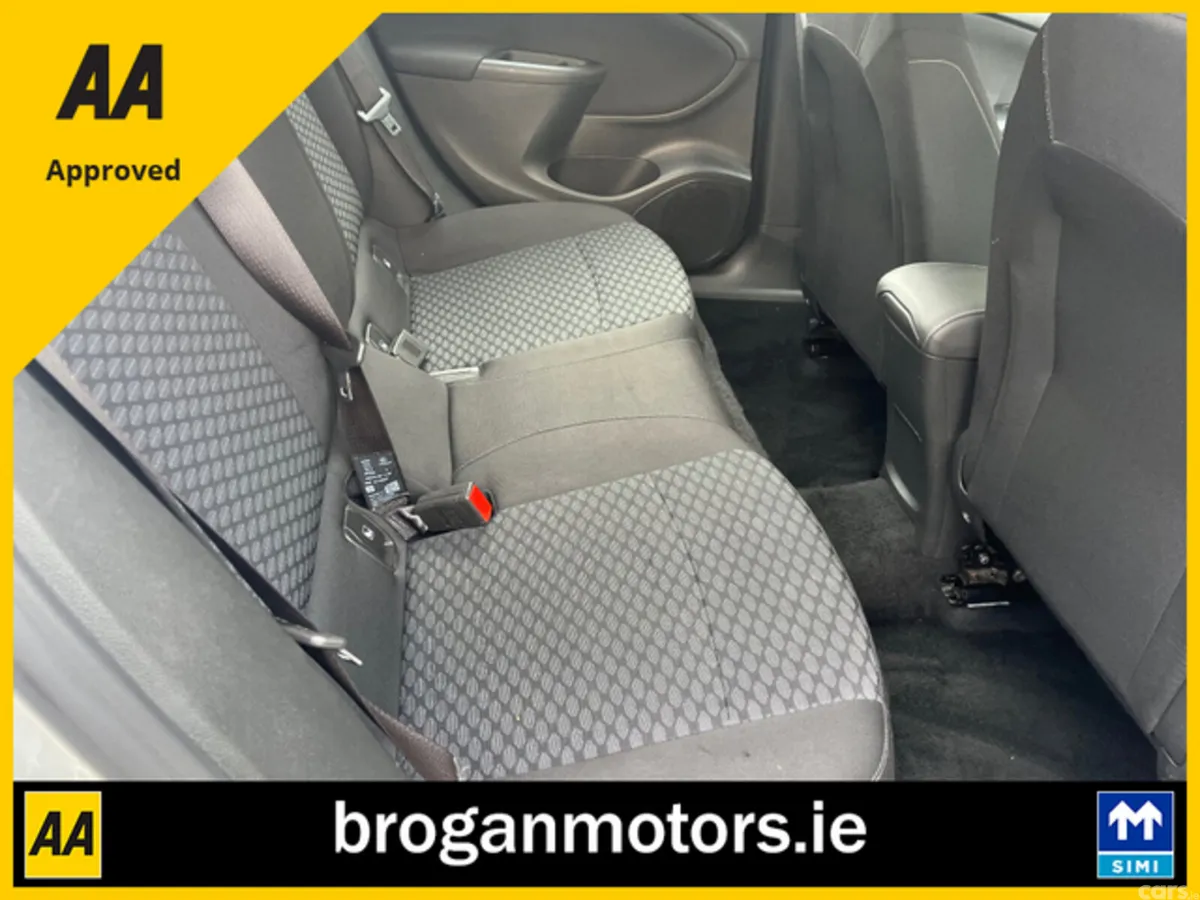 Vauxhall Astra Hatchback, Diesel, 2021, Silver
