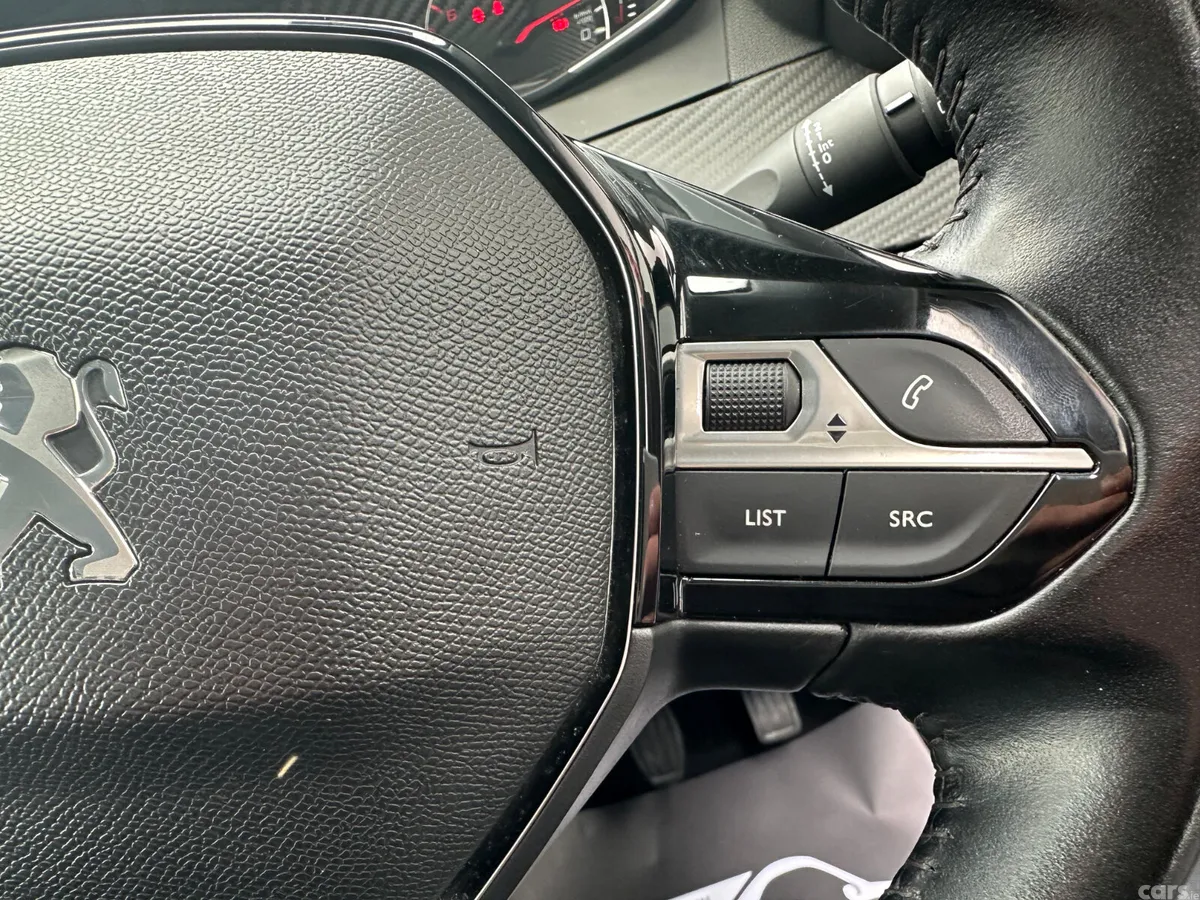 Peugeot 208 Hatchback, Petrol, 2020, Grey
