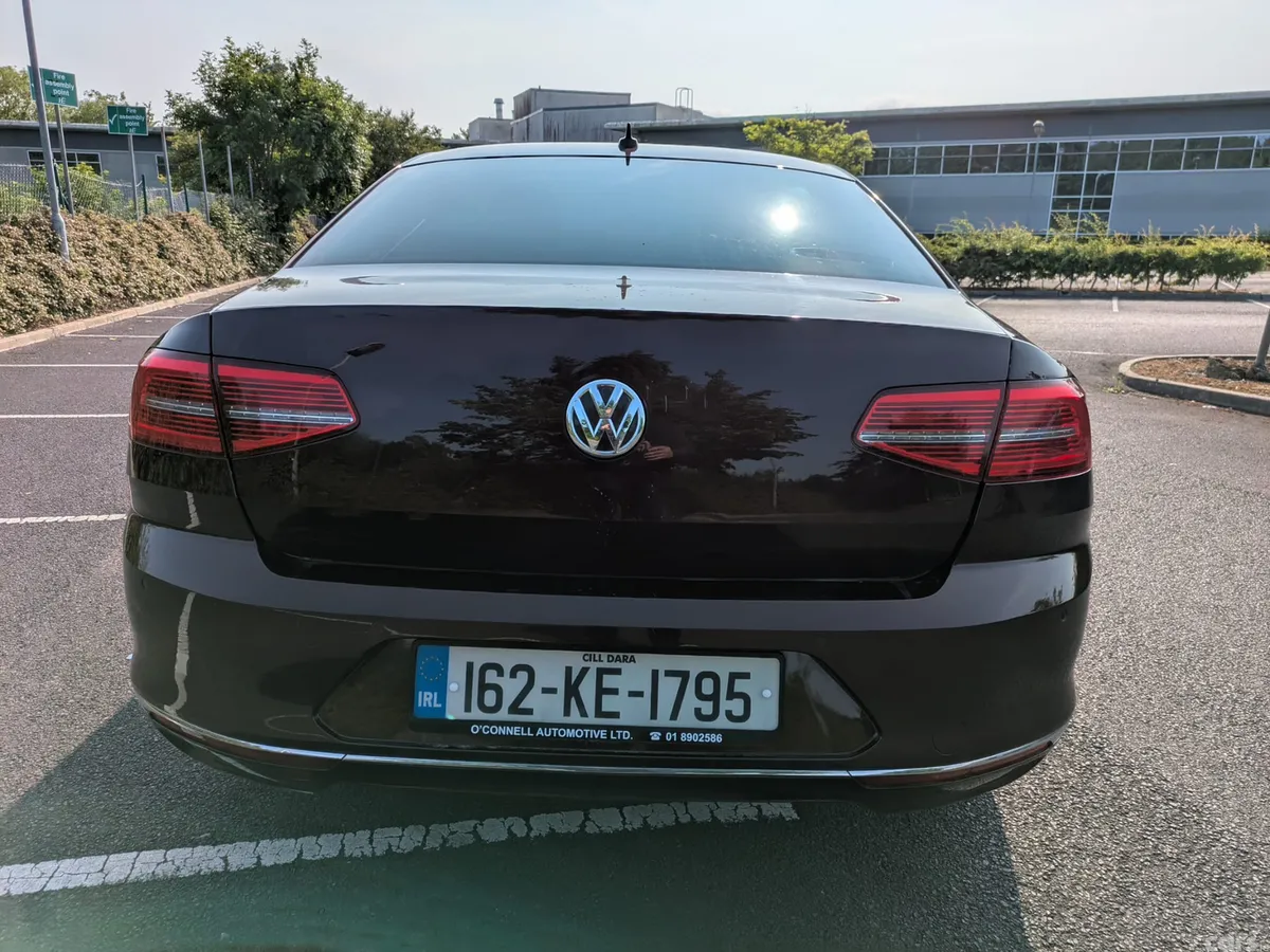 Volkswagen Passat Saloon, Diesel, 2016, Red