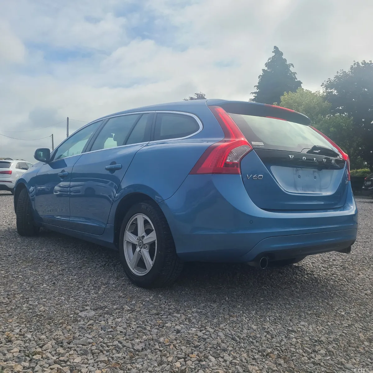 Volvo V60 Estate, Petrol, 2017, Blue