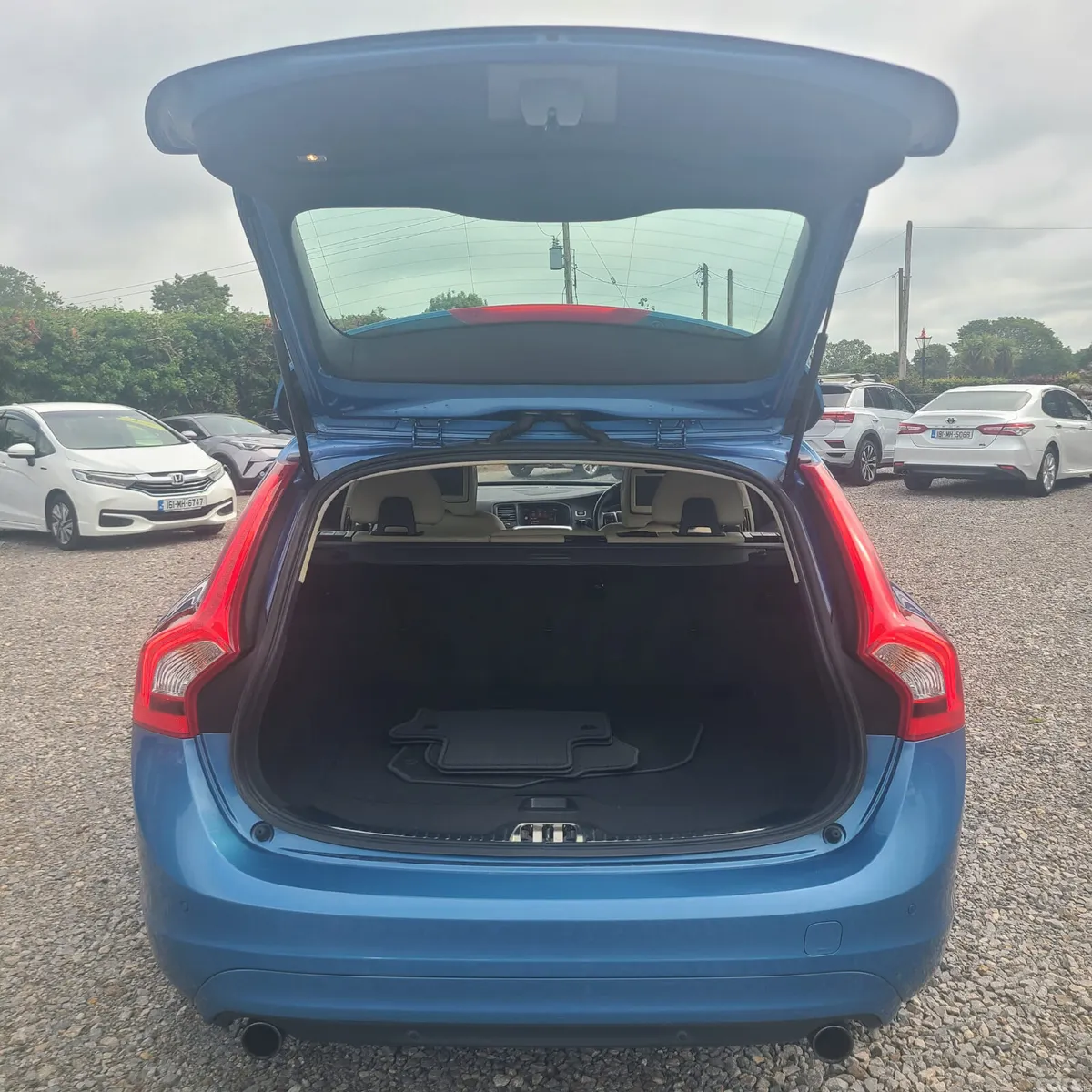 Volvo V60 Estate, Petrol, 2017, Blue