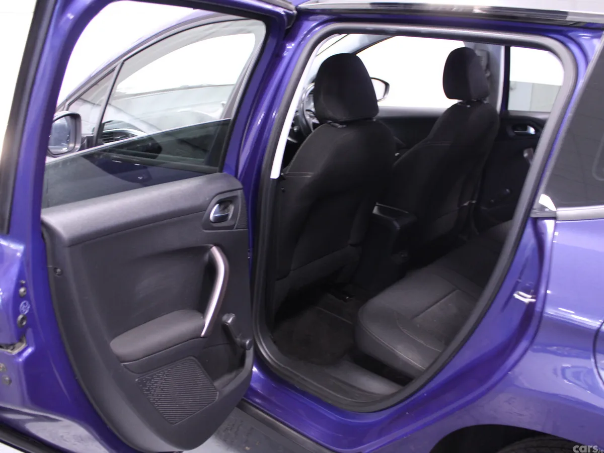 Peugeot 2008 SUV, Diesel, 2015, Blue