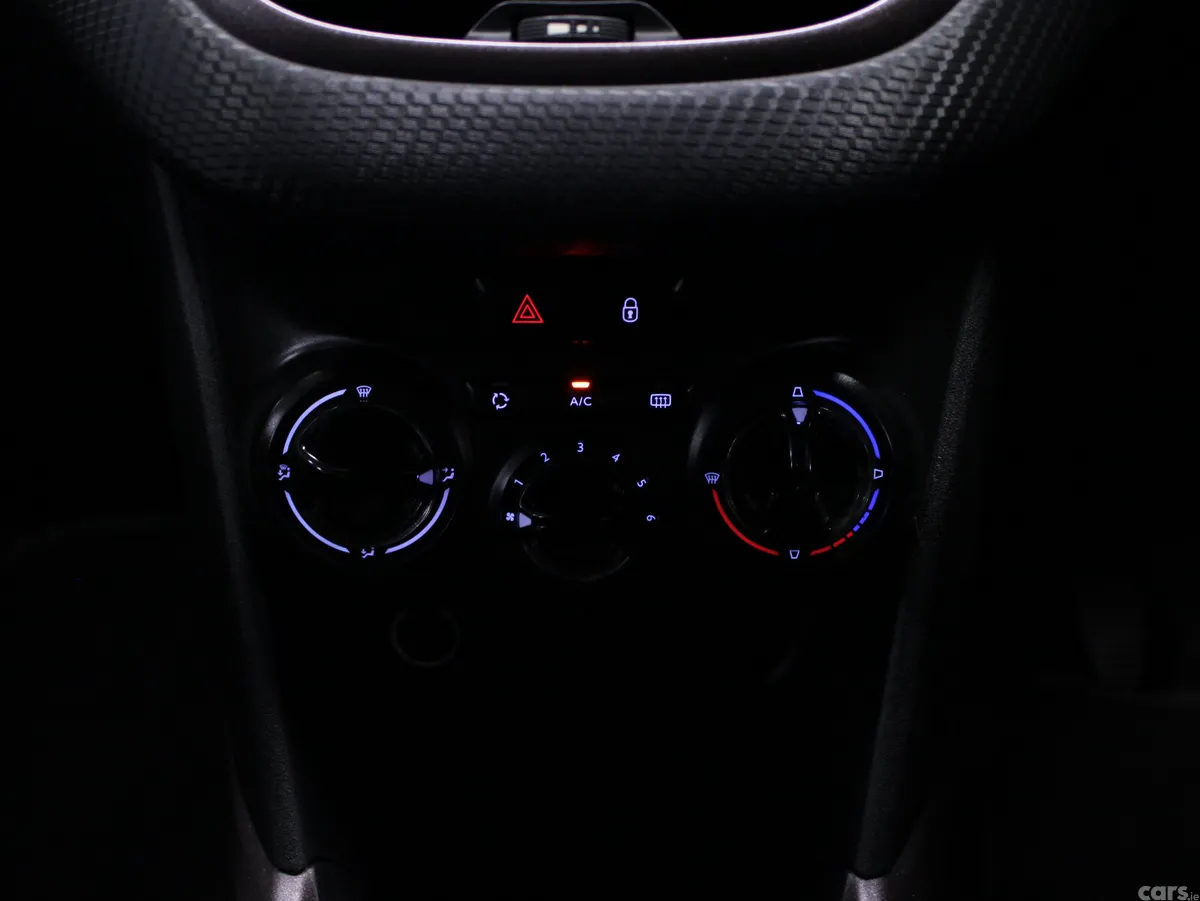 Peugeot 2008 SUV, Diesel, 2015, Blue