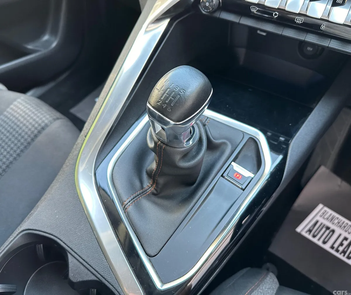 Peugeot 3008 SUV, Diesel, 2018, Red