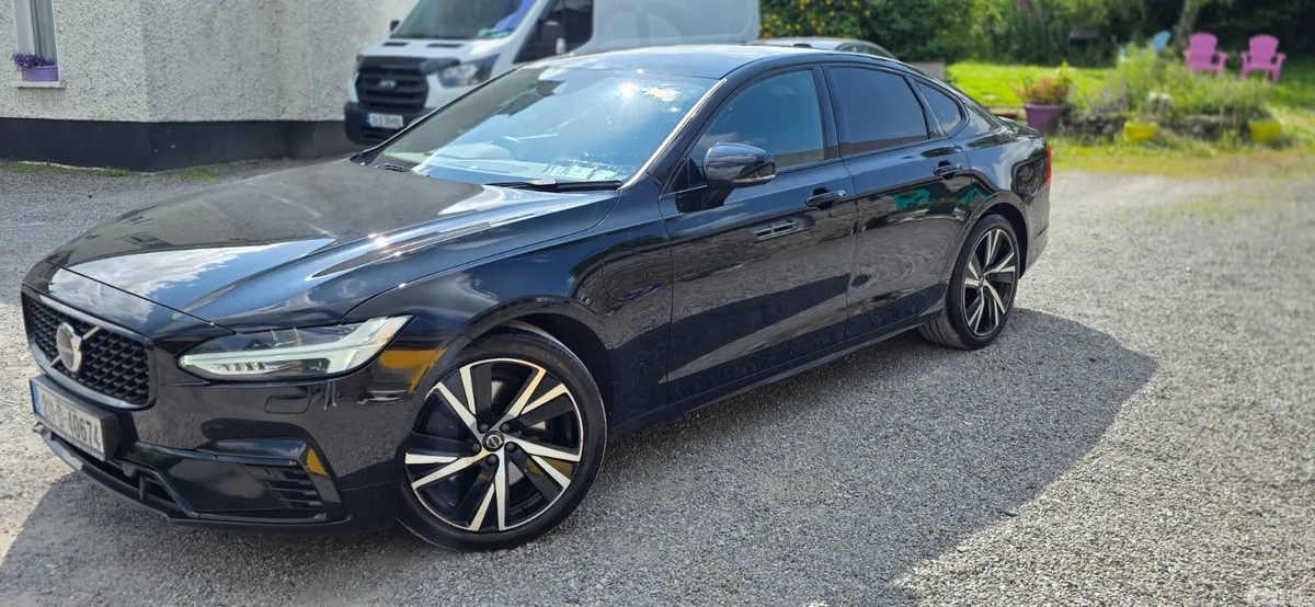 Volvo S90 Saloon, Petrol Plug-in Hybrid, 2021, Black