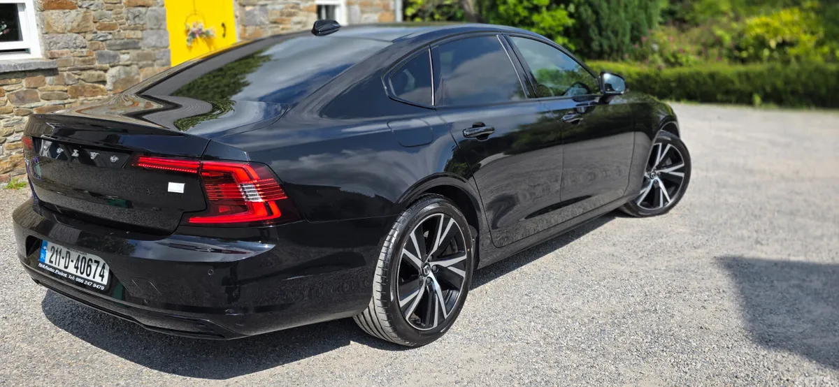 Volvo S90 Saloon, Petrol Plug-in Hybrid, 2021, Black