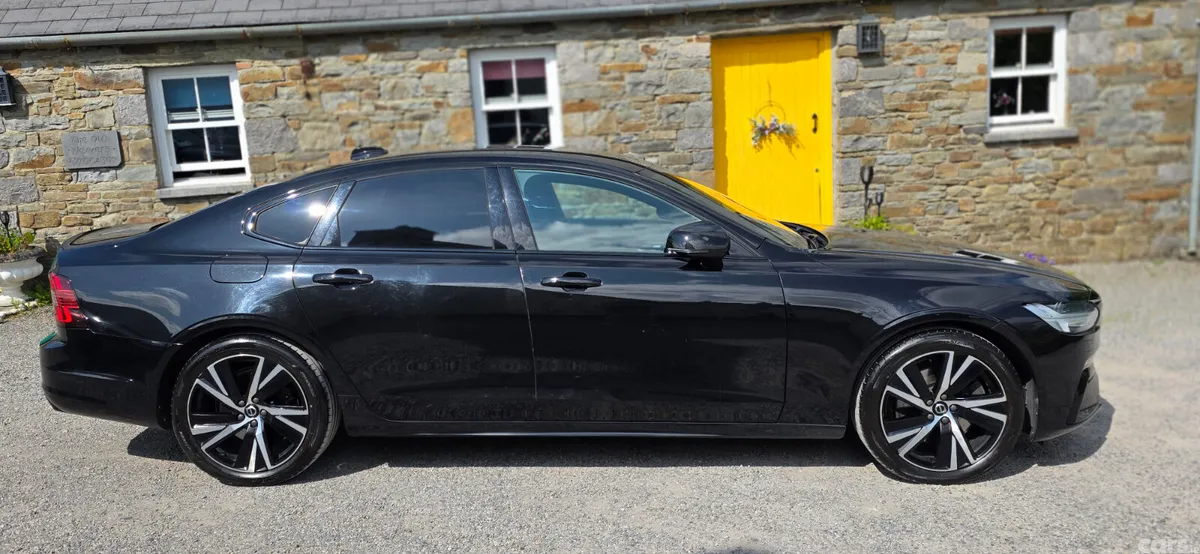 Volvo S90 Saloon, Petrol Plug-in Hybrid, 2021, Black