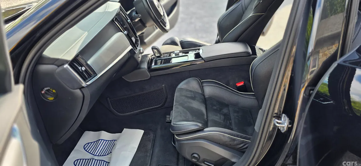 Volvo S90 Saloon, Petrol Plug-in Hybrid, 2021, Black