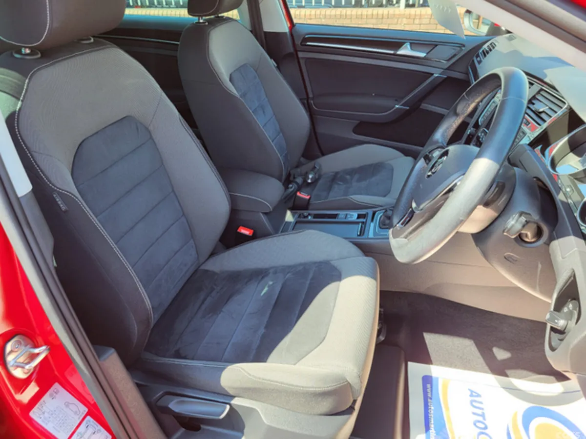 Volkswagen Golf Hatchback, Petrol, 2016, Red