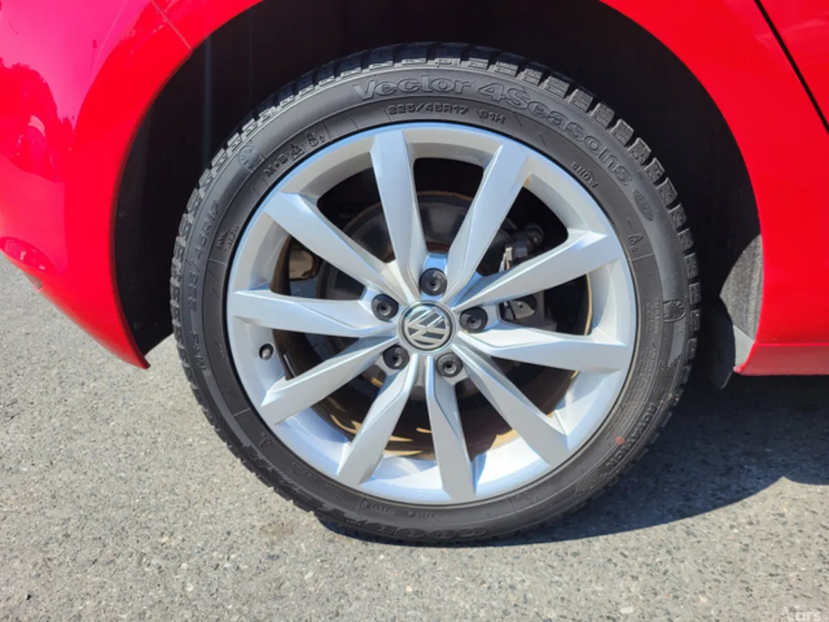Volkswagen Golf Hatchback, Petrol, 2016, Red