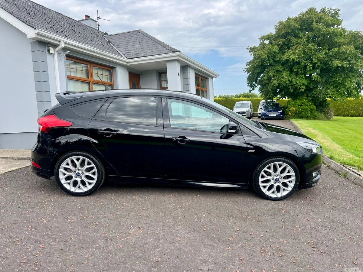 Ford Focus Hatchback, Diesel, 2017, Black