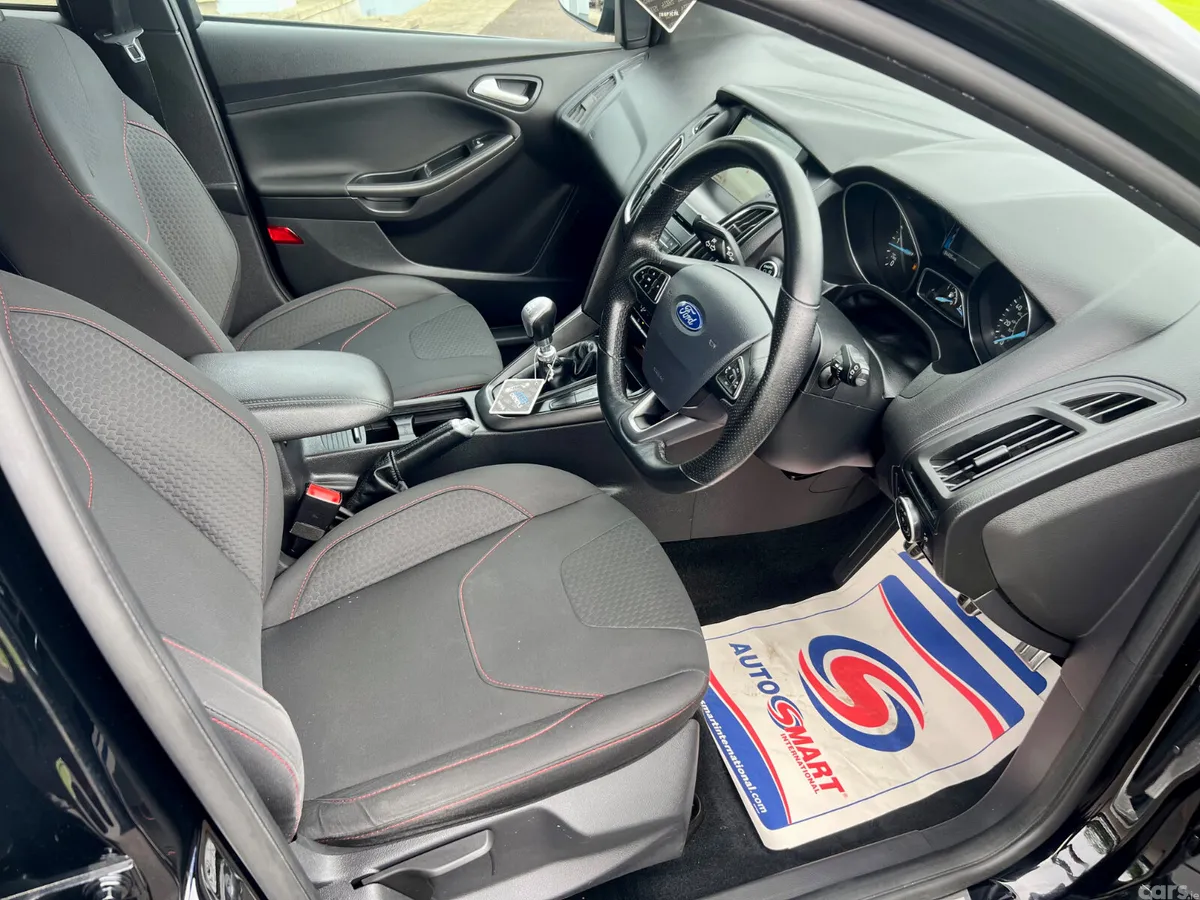 Ford Focus Hatchback, Diesel, 2017, Black