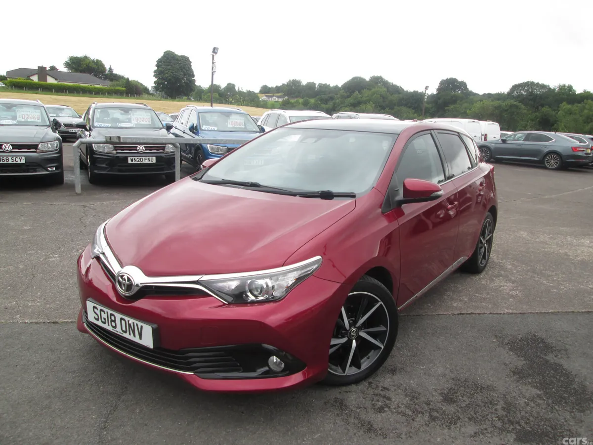 Toyota Auris Hatchback, Diesel, 2018, Red