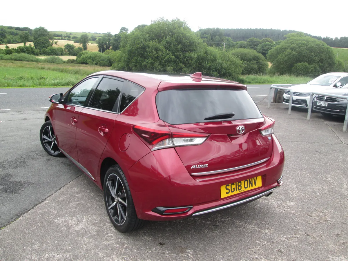 Toyota Auris Hatchback, Diesel, 2018, Red