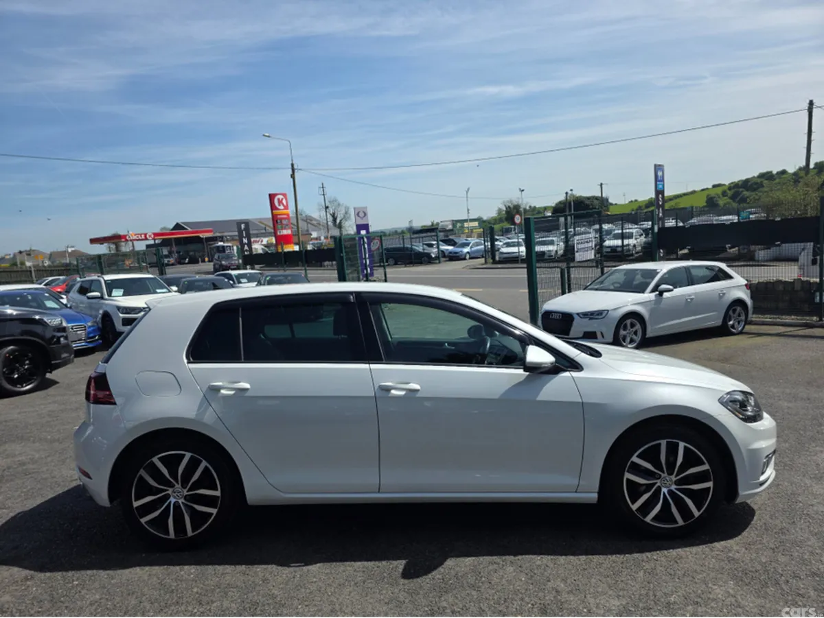 Volkswagen Golf Hatchback, Petrol, 2019, White