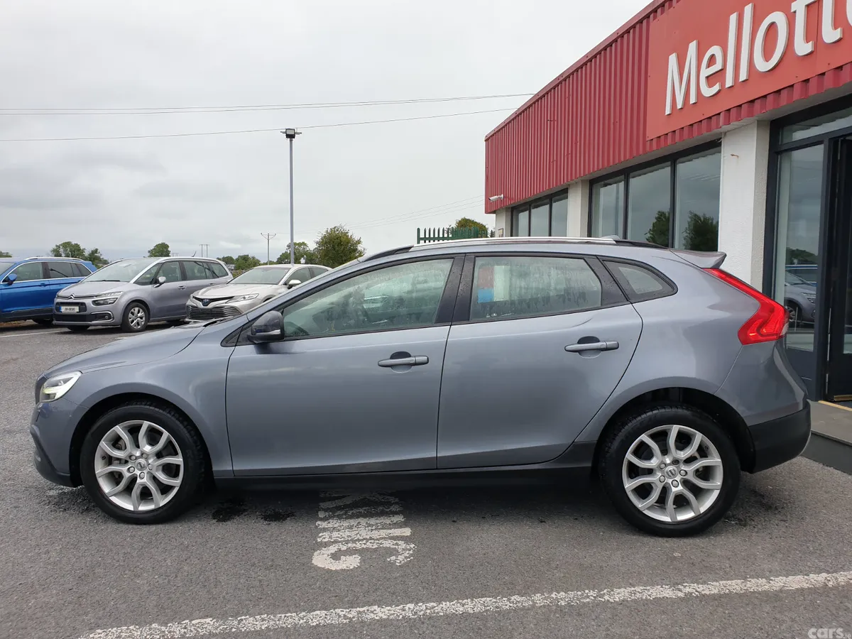 Volvo V40 Hatchback, Diesel, 2017, Grey