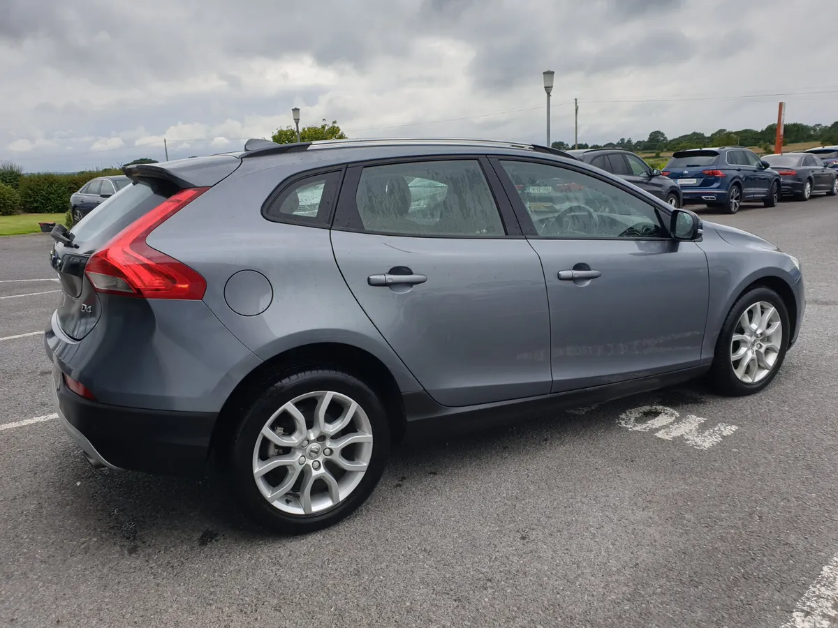 Volvo V40 Hatchback, Diesel, 2017, Grey