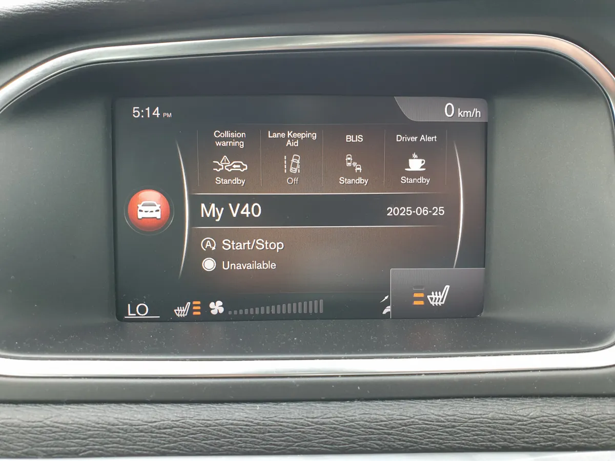 Volvo V40 Hatchback, Diesel, 2017, Grey