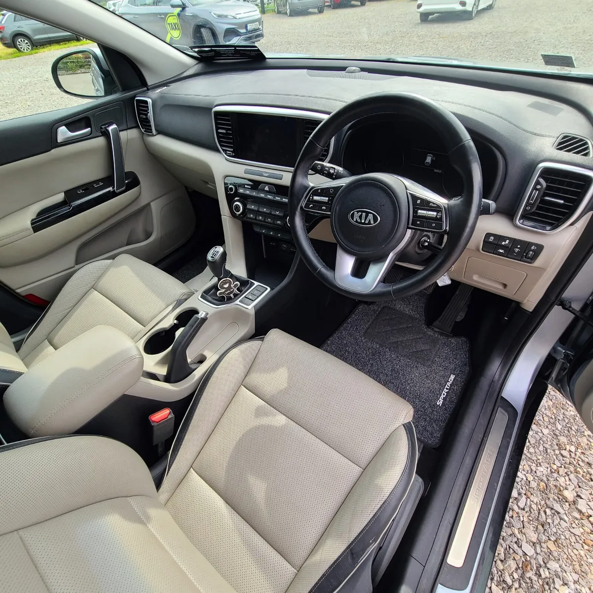 Kia Sportage SUV, Diesel Hybrid, 2022, Grey