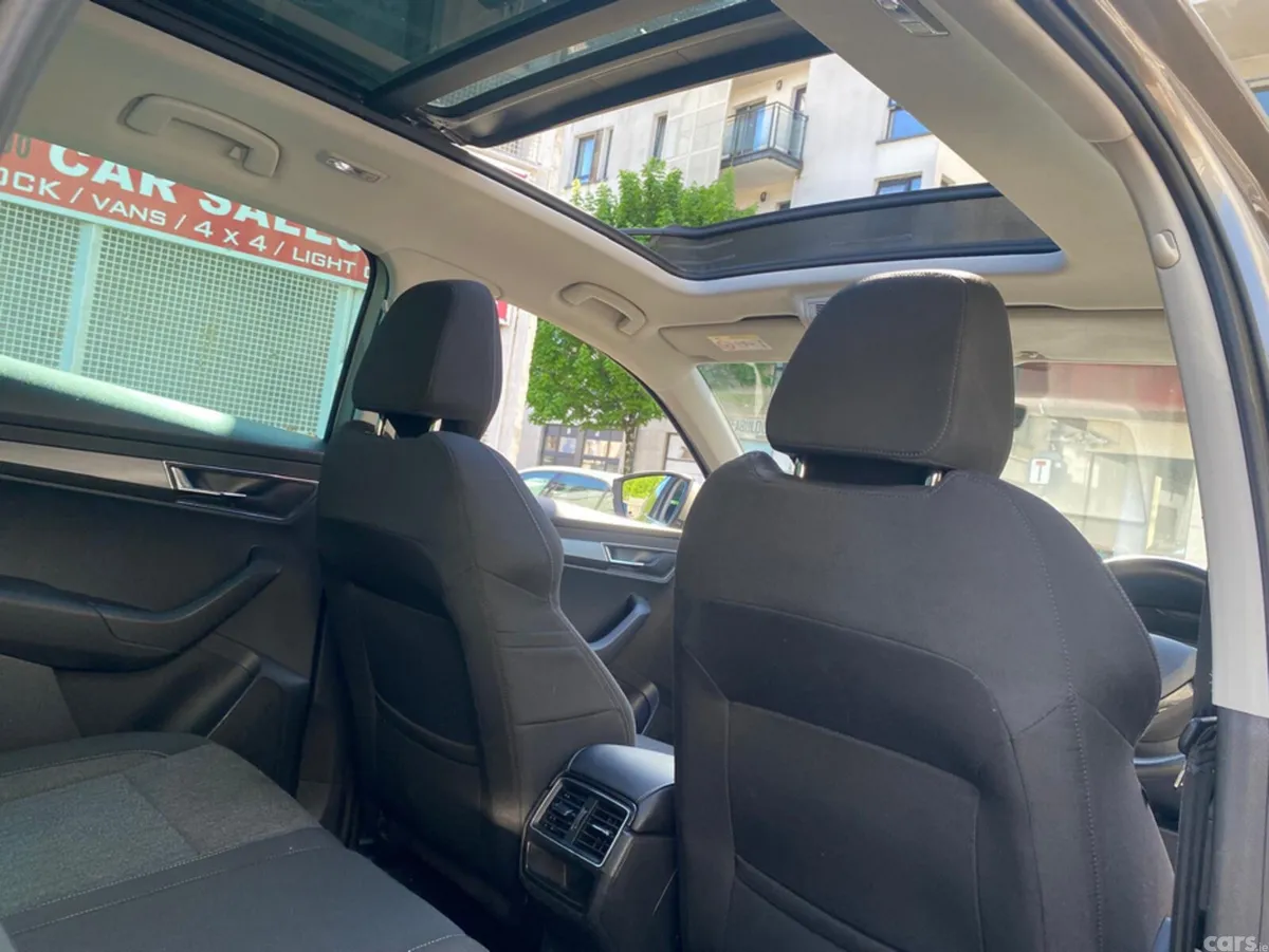 Skoda Karoq Estate, Diesel, 2019, Grey