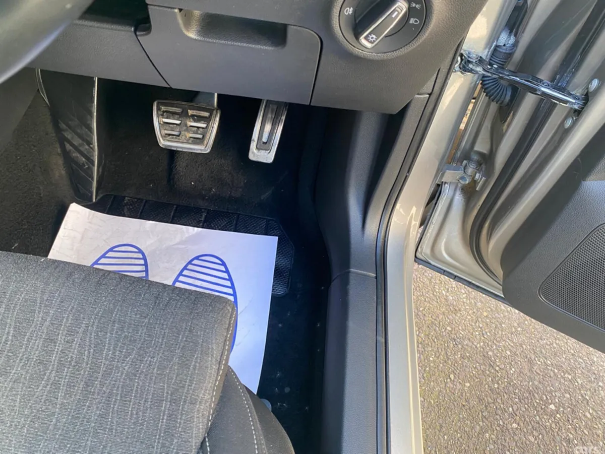 Skoda Karoq Estate, Diesel, 2019, Grey