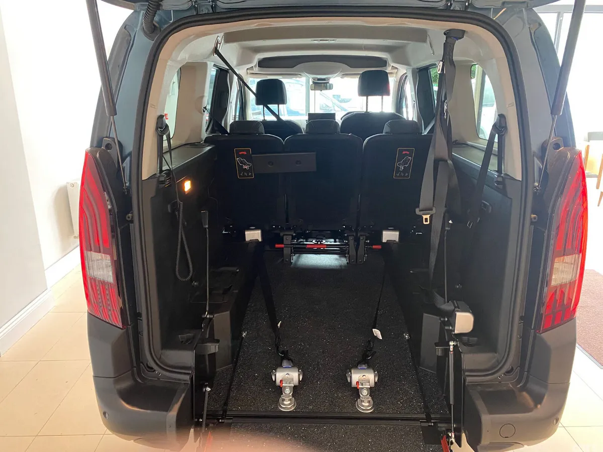 Peugeot Rifter MPV, Diesel, 2026, Blue