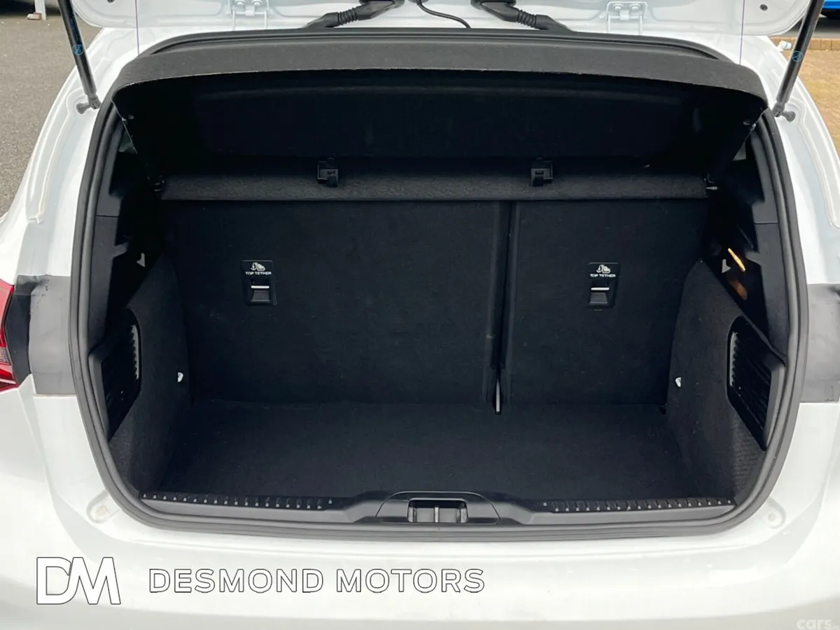 Ford Focus Hatchback, Petrol Hybrid, 2024, White