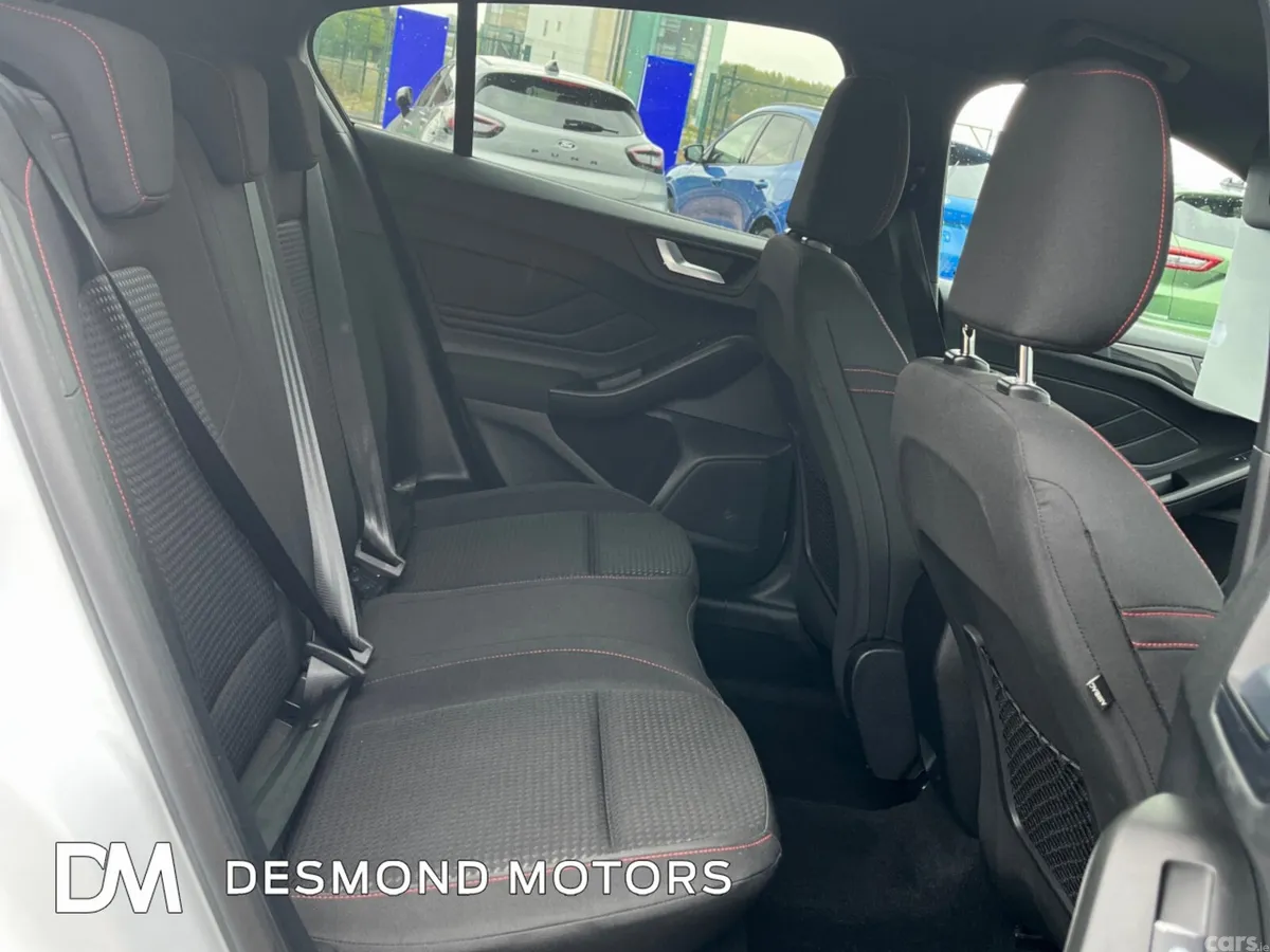Ford Focus Hatchback, Petrol Hybrid, 2024, White