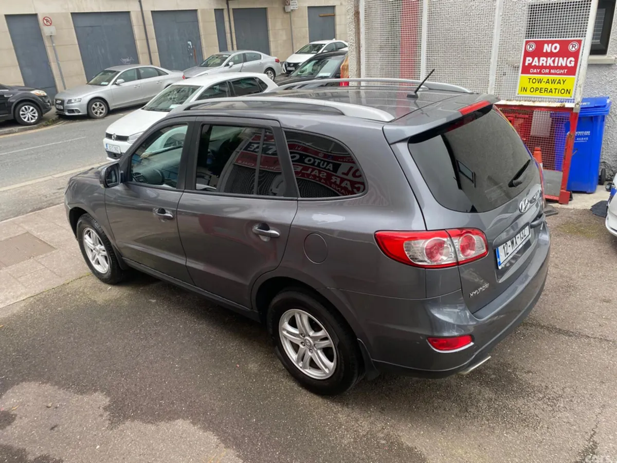 Hyundai Santa Fe SUV, Diesel, 2012, Silver