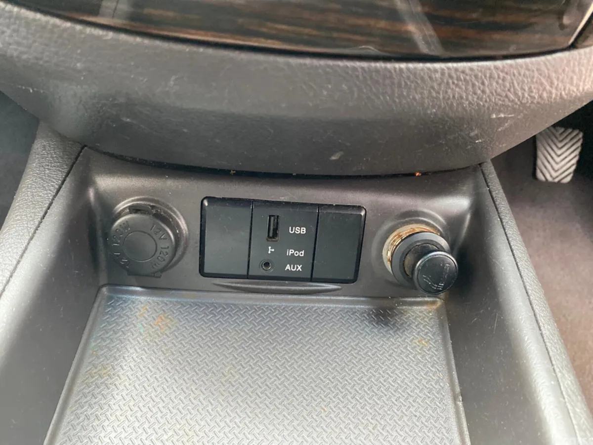 Hyundai Santa Fe SUV, Diesel, 2012, Silver