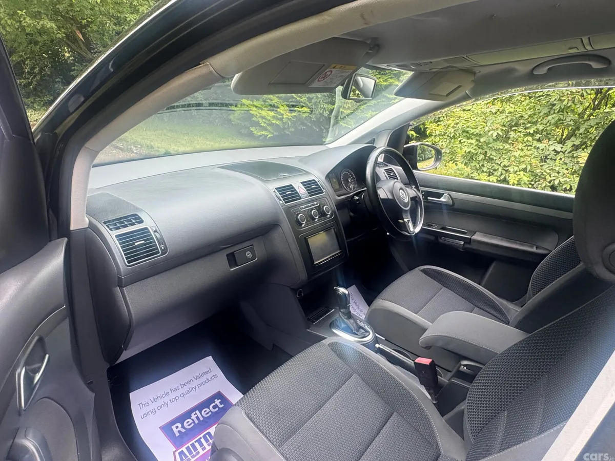 Volkswagen Touran MPV, Petrol, 2013, Black