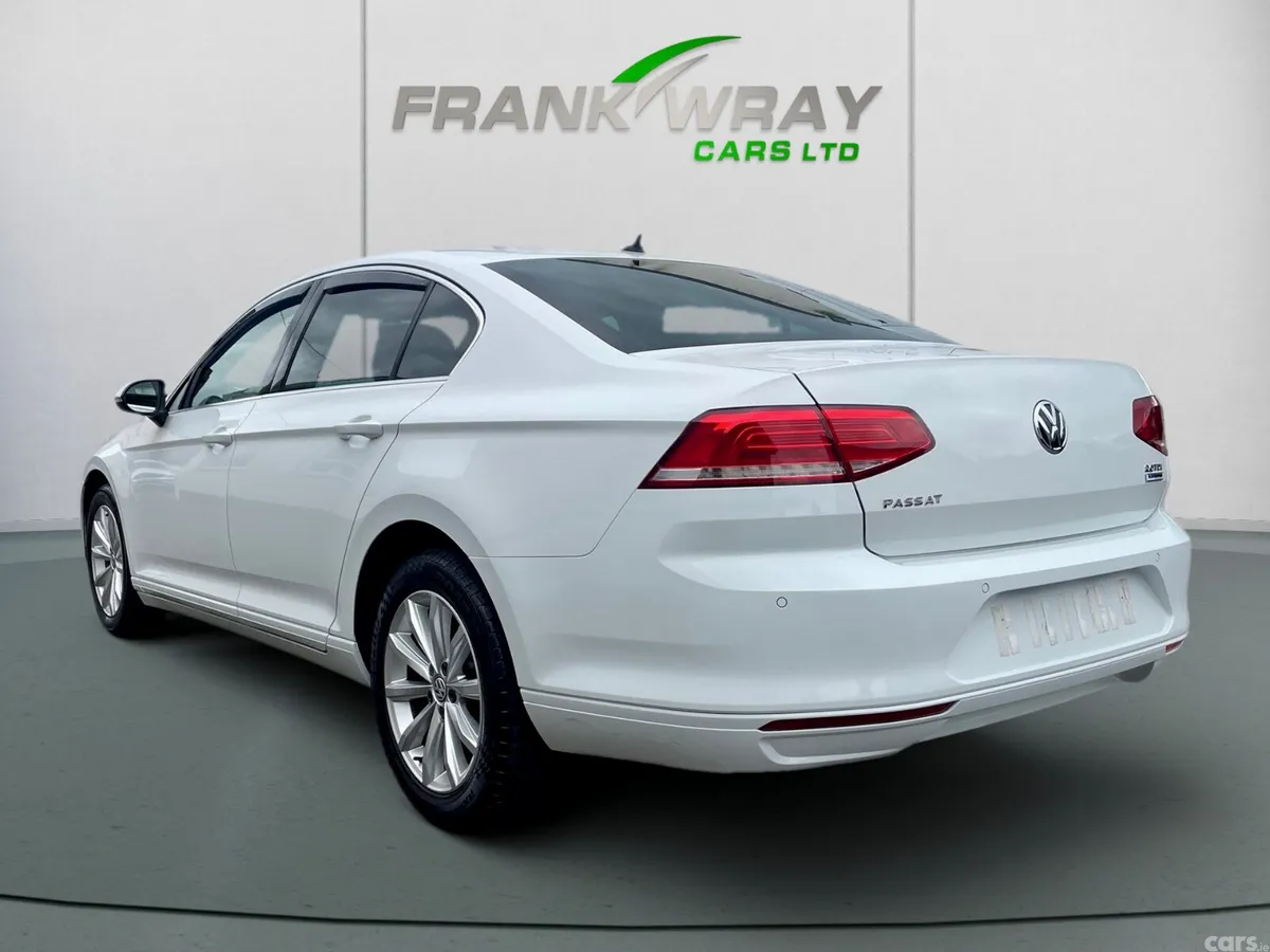 Volkswagen Passat Saloon, Diesel, 2016, White