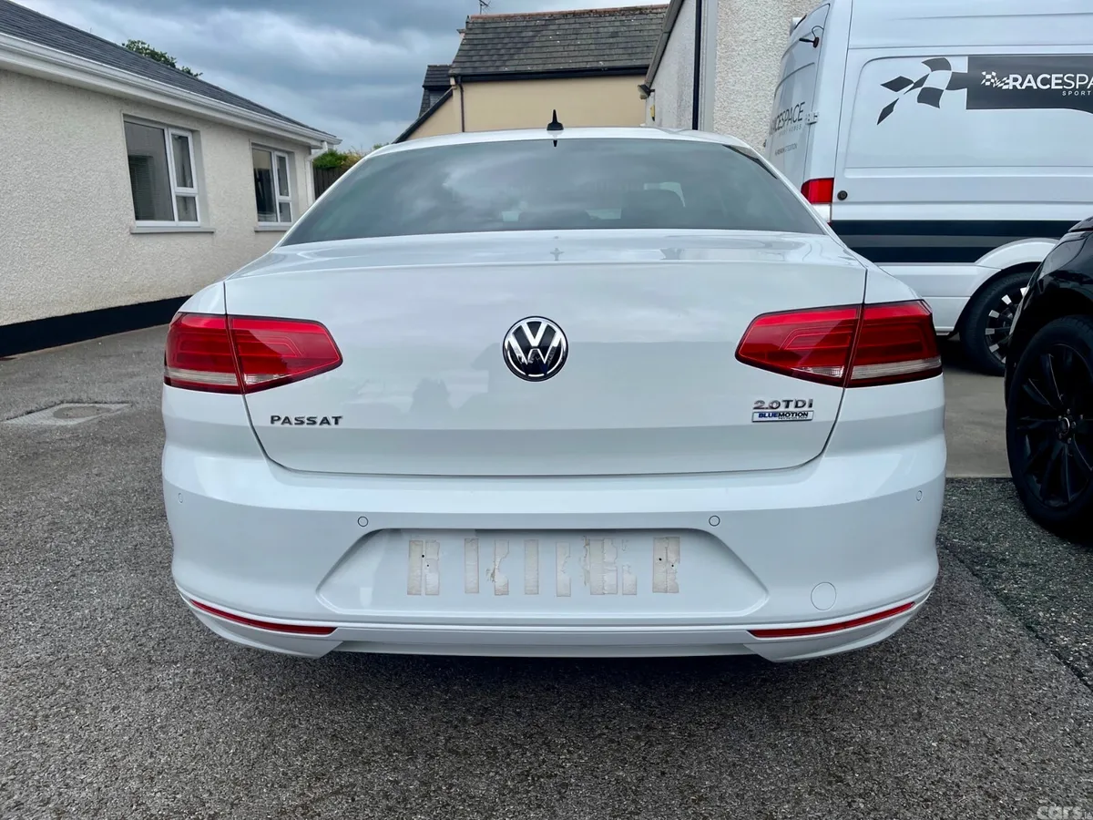 Volkswagen Passat Saloon, Diesel, 2016, White