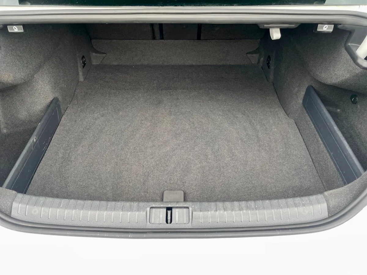 Volkswagen Passat Saloon, Diesel, 2016, White