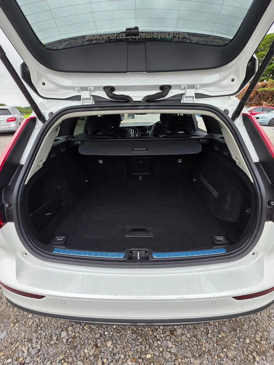 Volvo V60 Estate, Petrol, 2020, White