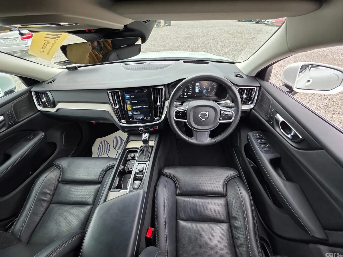 Volvo V60 Estate, Petrol, 2020, White