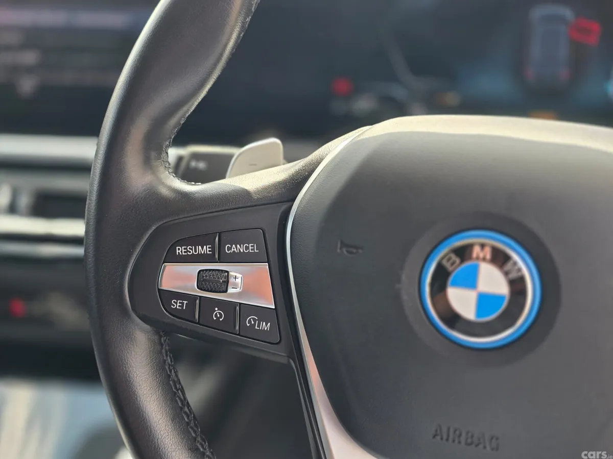 BMW 3-Series Estate/Jeep, Petrol Plug-in Hybrid, 2023, Blue