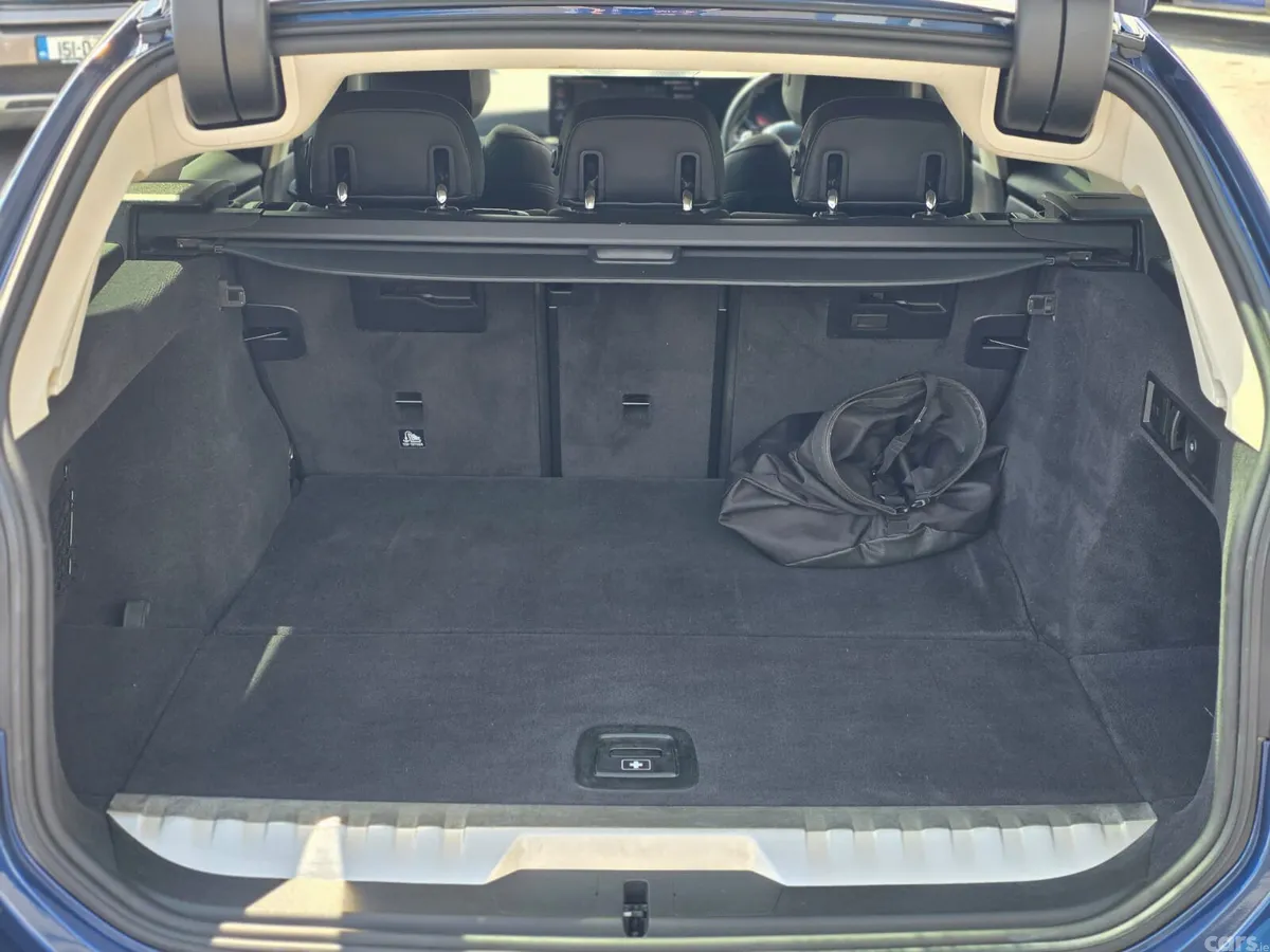 BMW 3-Series Estate/Jeep, Petrol Plug-in Hybrid, 2023, Blue