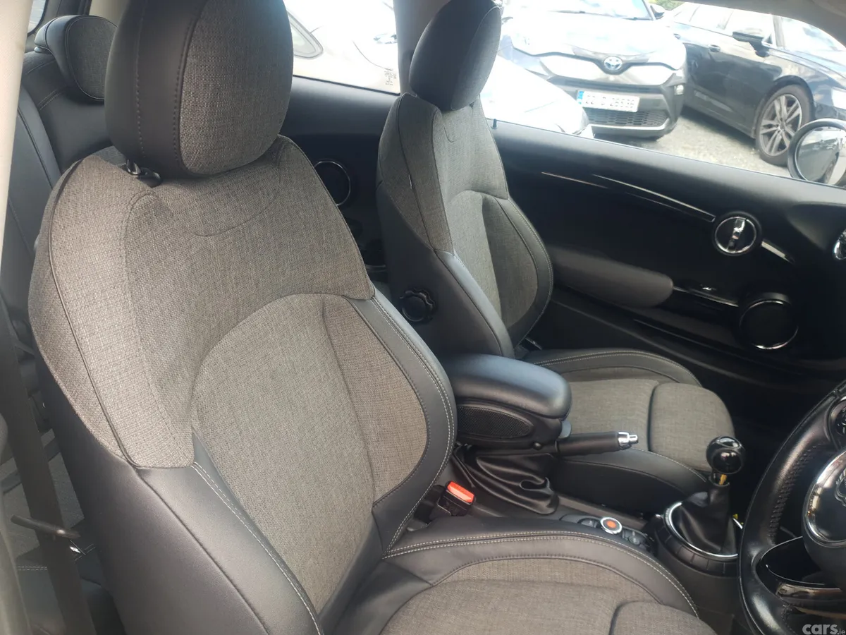 Mini Cooper Hatchback, Diesel, 2014, White