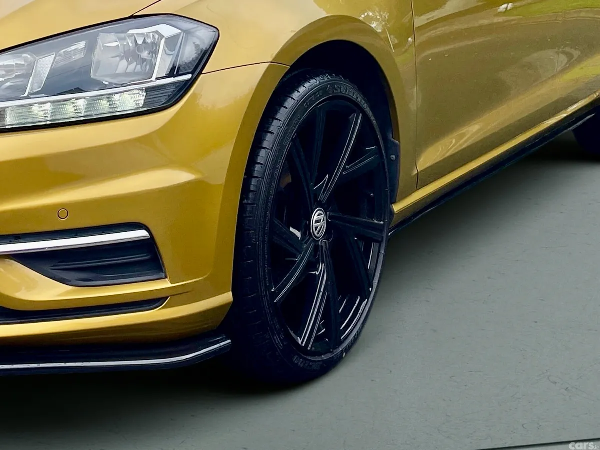 Volkswagen Golf Hatchback, Diesel, 2018, Yellow