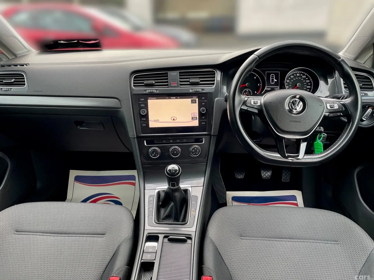 Volkswagen Golf Hatchback, Diesel, 2018, Yellow