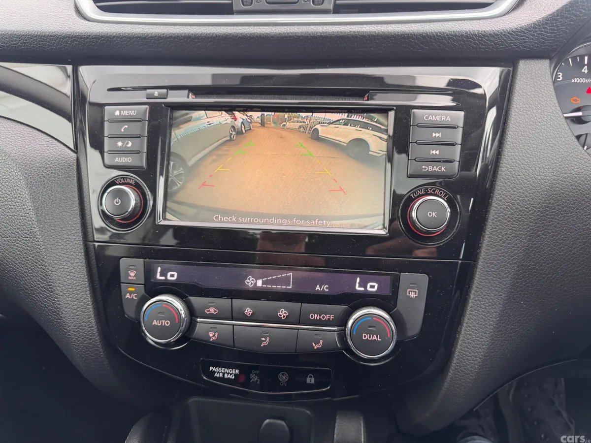 Nissan Qashqai MPV, Petrol, 2020, Black