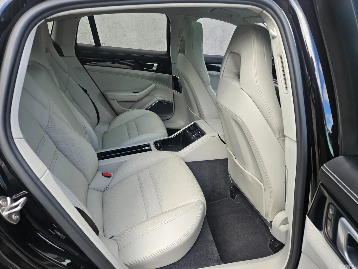 Porsche Panamera Hatchback, Petrol Plug-in Hybrid, 2017, Black