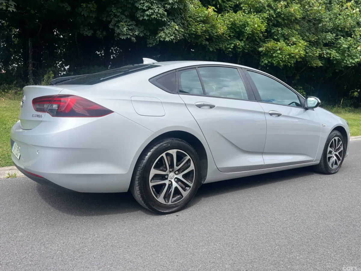 Opel Insignia Hatchback, Diesel, 2018, Grey