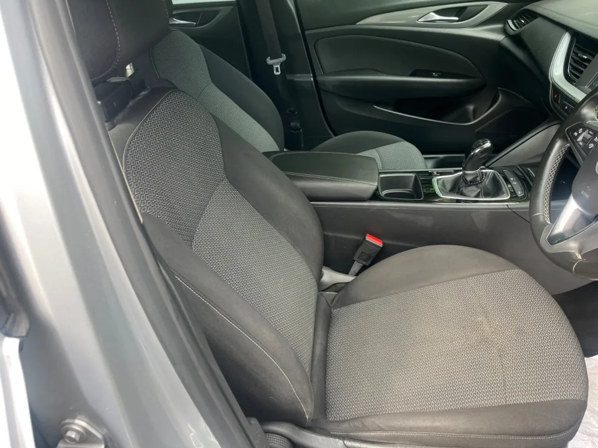 Opel Insignia Hatchback, Diesel, 2018, Grey
