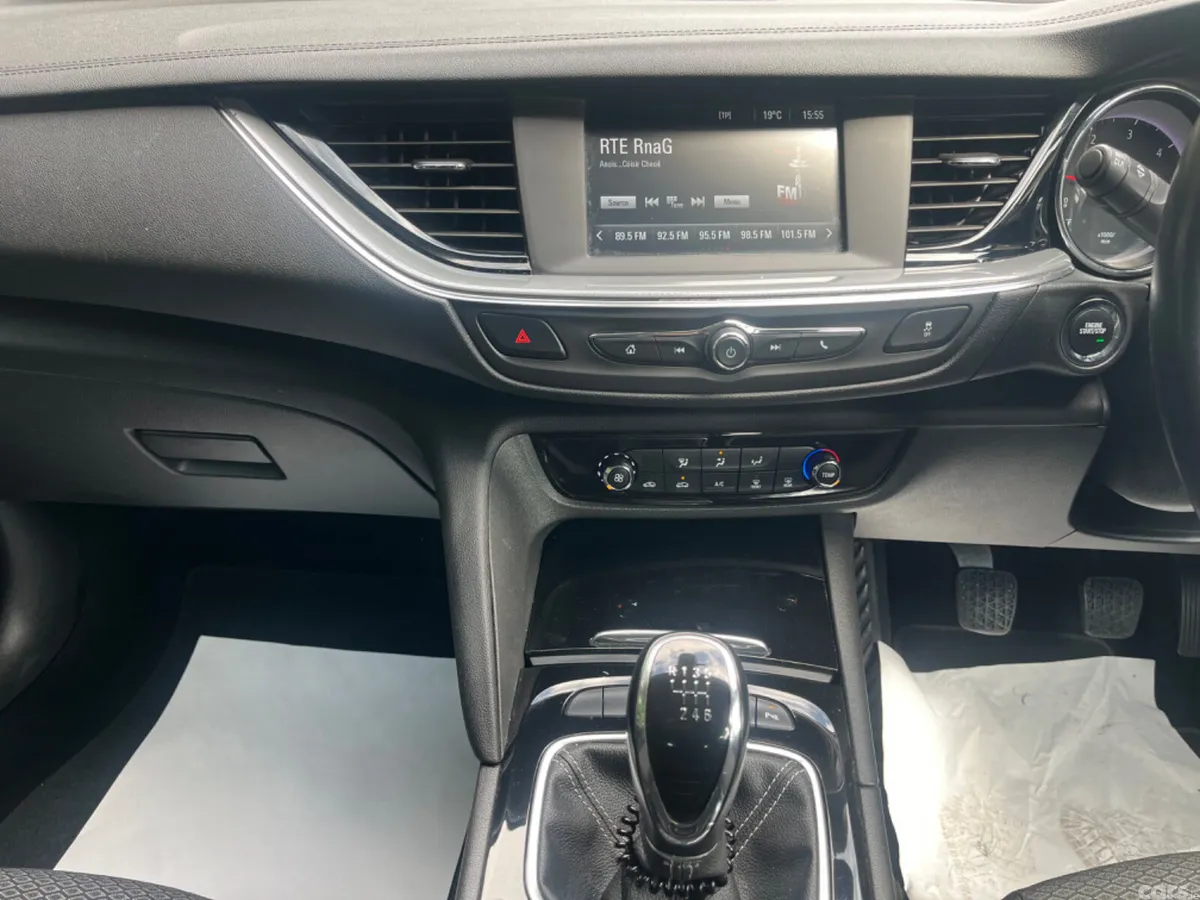 Opel Insignia Hatchback, Diesel, 2018, Grey