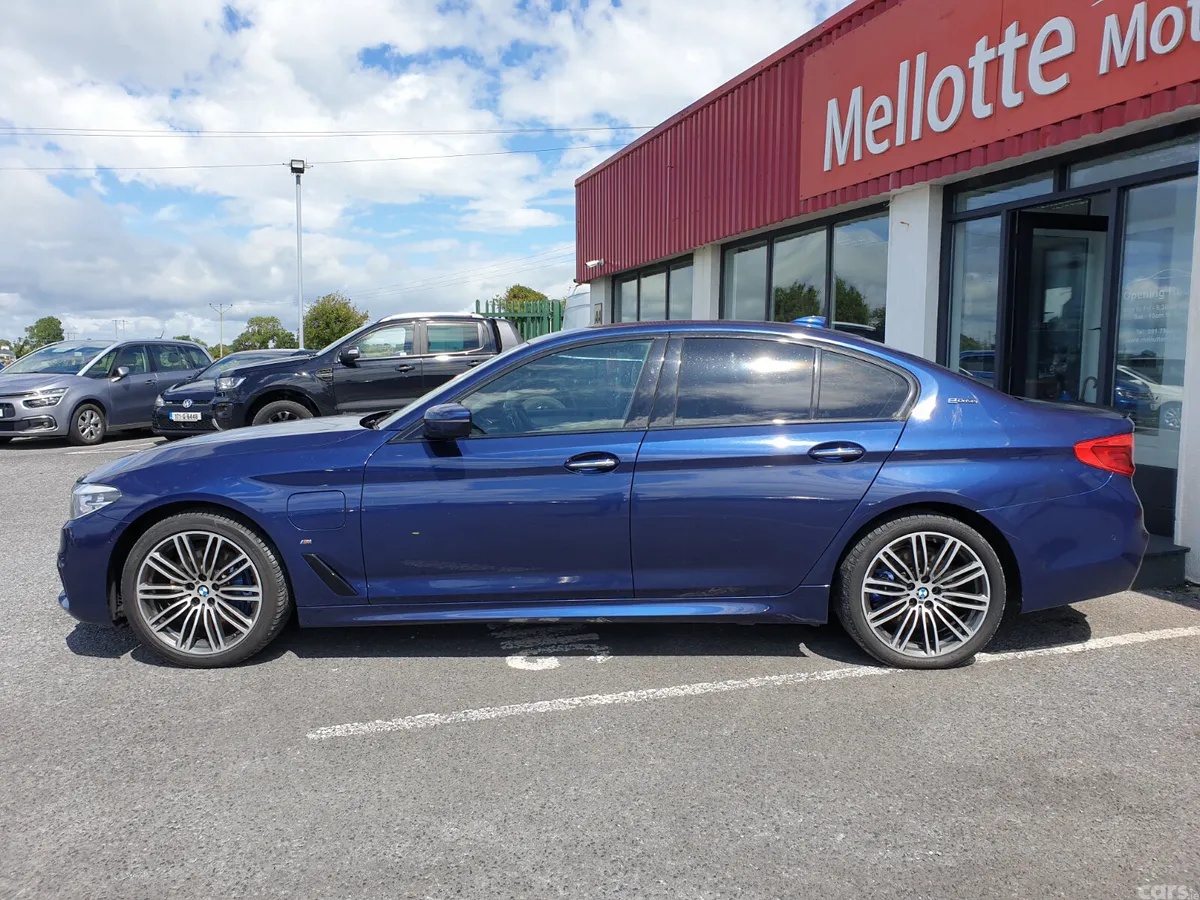 BMW 5-Series Saloon, Petrol Plug-in Hybrid, 2017, Blue