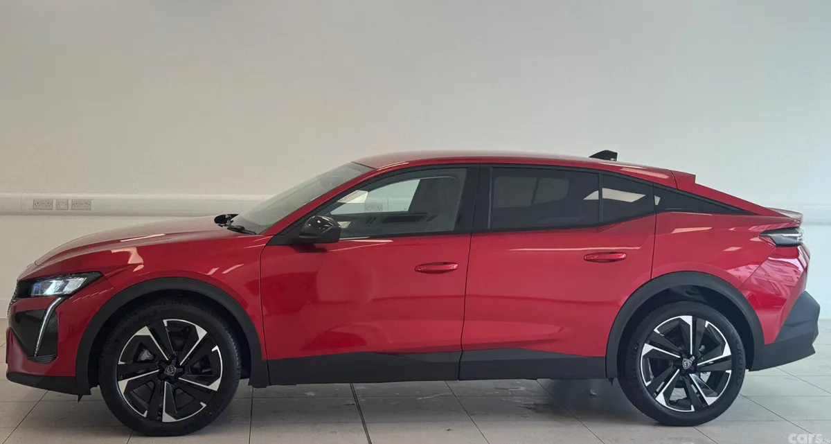 Peugeot 408 Hatchback, Petrol, 2025, Red